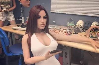 AI浪潮席卷多元領域 娛樂新星微軟小冰加盟《超次元偶像》，IBM系統開啟中國教育數字化新篇章